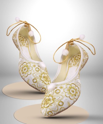 Beauty Walk Jutis For Women(White, Gold , 9)