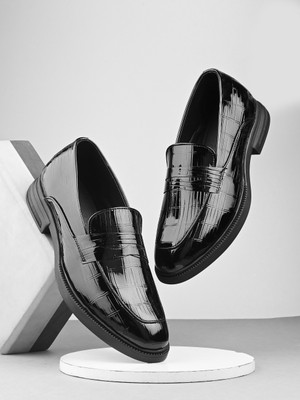 INVICTUS Slip On For Men(Black , 7)