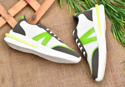 obot sports shoes gym shoes cricket shoes for men Training & Gym Shoes For Men(Green , 6)