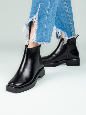 Roadster Roadster Women Black Chelsea Boots Boots For Women(Black , 8)
