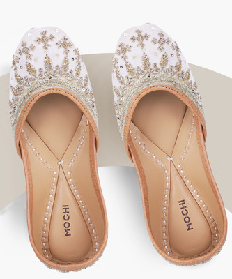 MOCHI Mojaris For Women(Gold , 6)