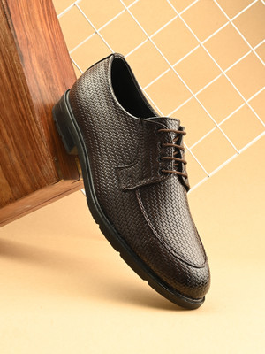 INVICTUS Men Brown leatherette Textured Formal Lace Up Solid Derby Shoes Derby For Men(Brown , 9)