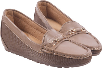 SHOETOPIA Comfort Tan Driving Moccasin Loafers with Gold Bit Detail For Women & Girls Loafers For Women(Tan , 3)