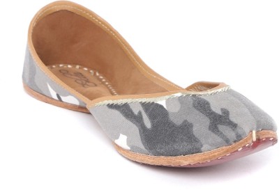 Ekta Women grey & multi camouflage print handcrafted leather mojaris Slip On For Women(Grey , 4)