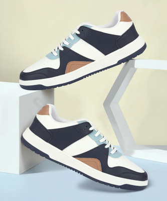HRX by Hrithik Roshan Offbeat Classic Sneakers For Men(White , 6)