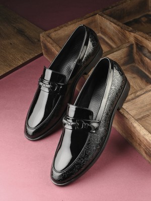 INVICTUS Loafers For Men(Black)