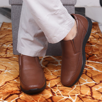 RED CHIEF Slip On For Men(Brown , 10)