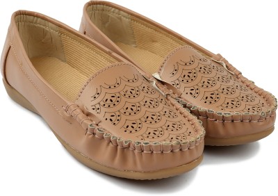 Kicky Loafers For Women(Beige , 4)