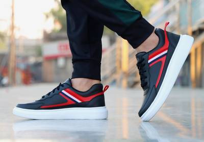 WHITE WALKERS Stylish Trending Lifestyle Casual Sneakers For Men