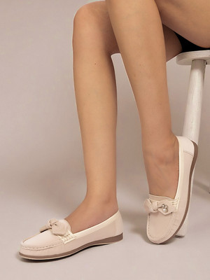 TRUFFLE COLLECTION Loafers For Women(Beige , 7)