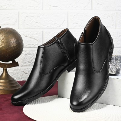 PROVOGUE Ankle Lenth Chain Boots Boots For Men(Black)