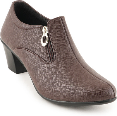 Dressberry Boots For Women(Brown , 5)
