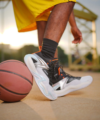 Xtep Dynamic Foam Basketball Shoes For Men(White , 7)