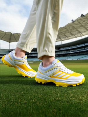 ADIDAS CRI YARD M Cricket Shoes For Men(White , 10)