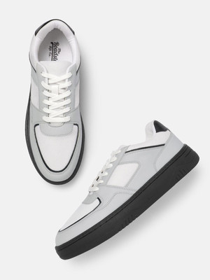 Roadster Sneakers For Women(White , 7)