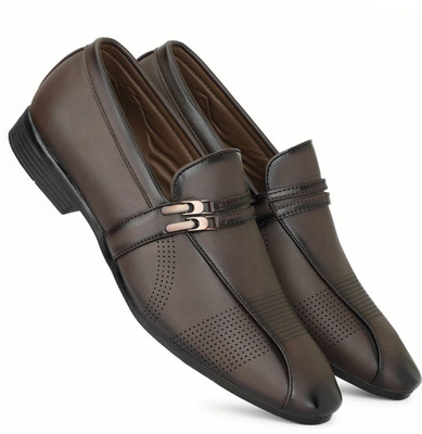 Mark Range Slip On For Men(Brown , 7)