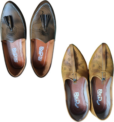 MOJARIJUTTI Men's mojaris – traditional Indian footwear for men Slip On For Men(Brown, Tan , 6)