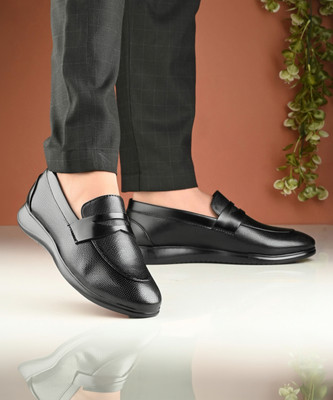 Knoos Slip On For Men(Black , 7)