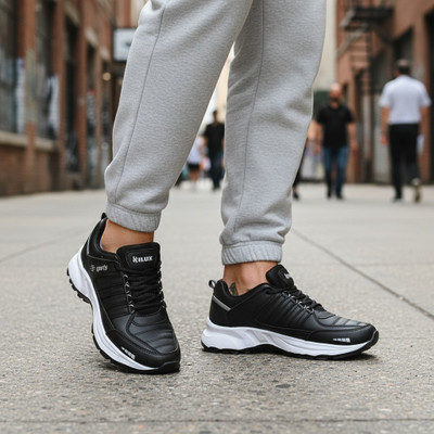 Hilux Training & Gym Shoes For Men(Black , 7)