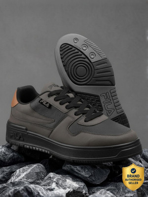 FILA TARIN Sneakers For Men(Grey , 8)