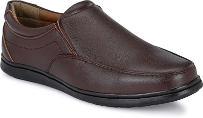EEGO ITALY Comfortable and stylish padded Casuals For Men(Brown , 9)