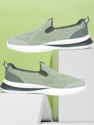 REEBOK Captain Comfort Slip Walking Shoes For Men(Green , 8)