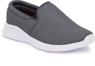 YUUKI TRAMP 4 RB Walking Shoes For Men(Grey , 7)