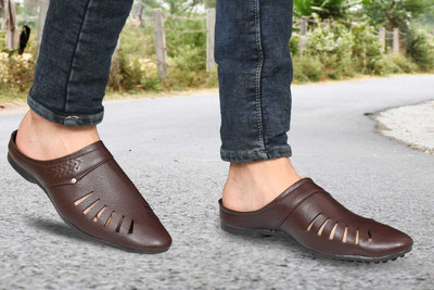 Umax Outdoor|PremiumQuality|Lightweight|stylish|Comfortable|Casual clogs For Men Casuals For Men(Brown , 9)