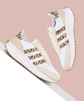 ADIDAS RUN 70s Sneakers For Women(White , 6)