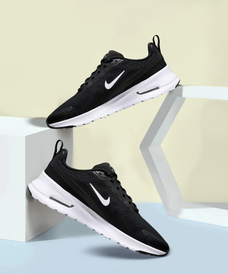 NIKE AIR MAX NUAXIS Sneakers For Men(Black , 8)