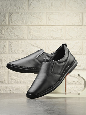 MACTREE Slip On For Men(Black , 6)