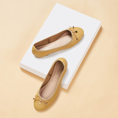 Forever Glam By Pantaloons Bellies For Women(Yellow , 6)