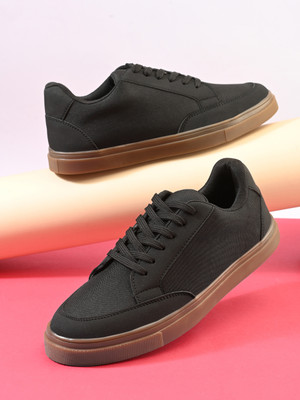 FASHION VICTIM Sneakers For Men(Black , 9)