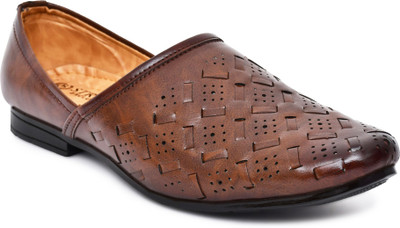 Stroll Mojaris For Men(Brown , 8)