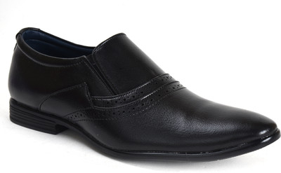 AJANTA Slip On For Men(Black , 8)