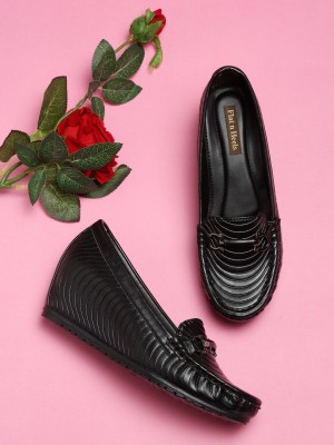 flat n heels Casuals For Women(Black)