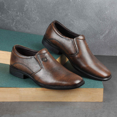 METRO Slip On For Men(Tan , 7)