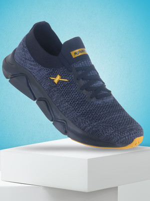 Sparx SM 680 Running Shoes For Men(Black, Gold , 6)