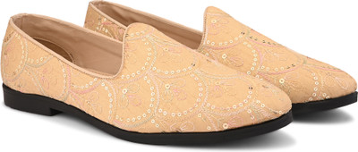 House of Pataudi Partywear Lightweight Embroidered sequinned slip on mojaris Mojaris For Men(Gold , 8)