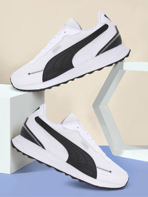 PUMA Road Rider LTH Sneakers For Men(White , 8)