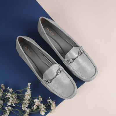 MOCHI 31-801 Loafers For Women(Silver , 4)