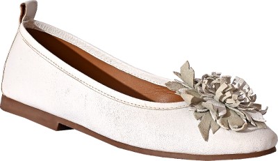 eske Silvia Ballerina Bellies For Women(White , 6)