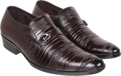 METRO Slip On For Men(Brown , 9)