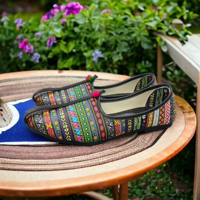 AXOLOTL Men Ethnic Stylish Mojaris/Jutis Mojaris For Men(Multicolor , 6)