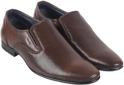 MOCHI Slip On For Men(Brown , 9)