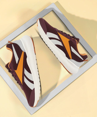 REEBOK Effect runner M Running Shoes For Men(Maroon , 7)