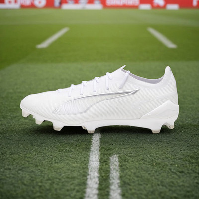 PUMA ULTRA 5 ULTIMATE FG Football Shoes For Men(White , 10)