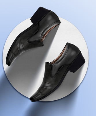 SiR CORBETT Slip On For Men(Black , 6)