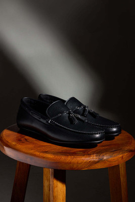Snitch Black Textured Loafers Shoes Loafers For Men(Black , 8)