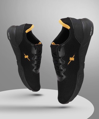 Sparx SM 648 Training & Gym Shoes For Men(Black, Gold)